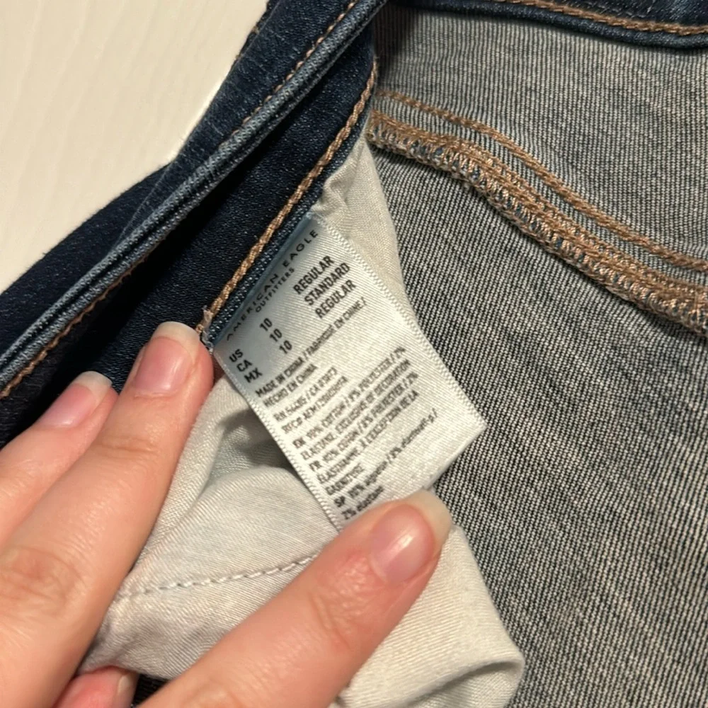 American Eagle Patched Ripped Jeans 10 - Picture 4 of 5